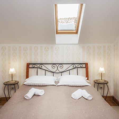 Tri Mudraca Inn Karanac Bagian luar foto