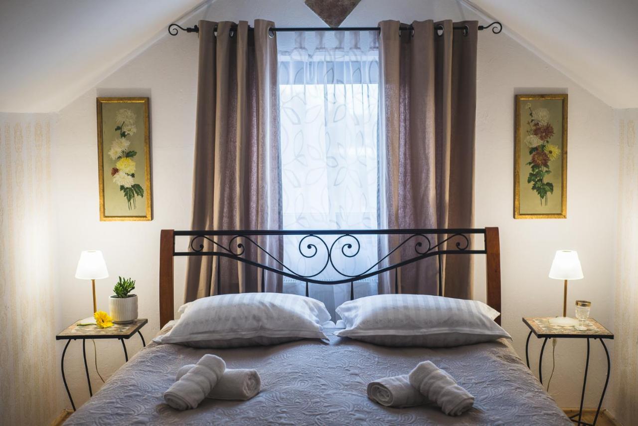 Tri Mudraca Inn Karanac Bagian luar foto