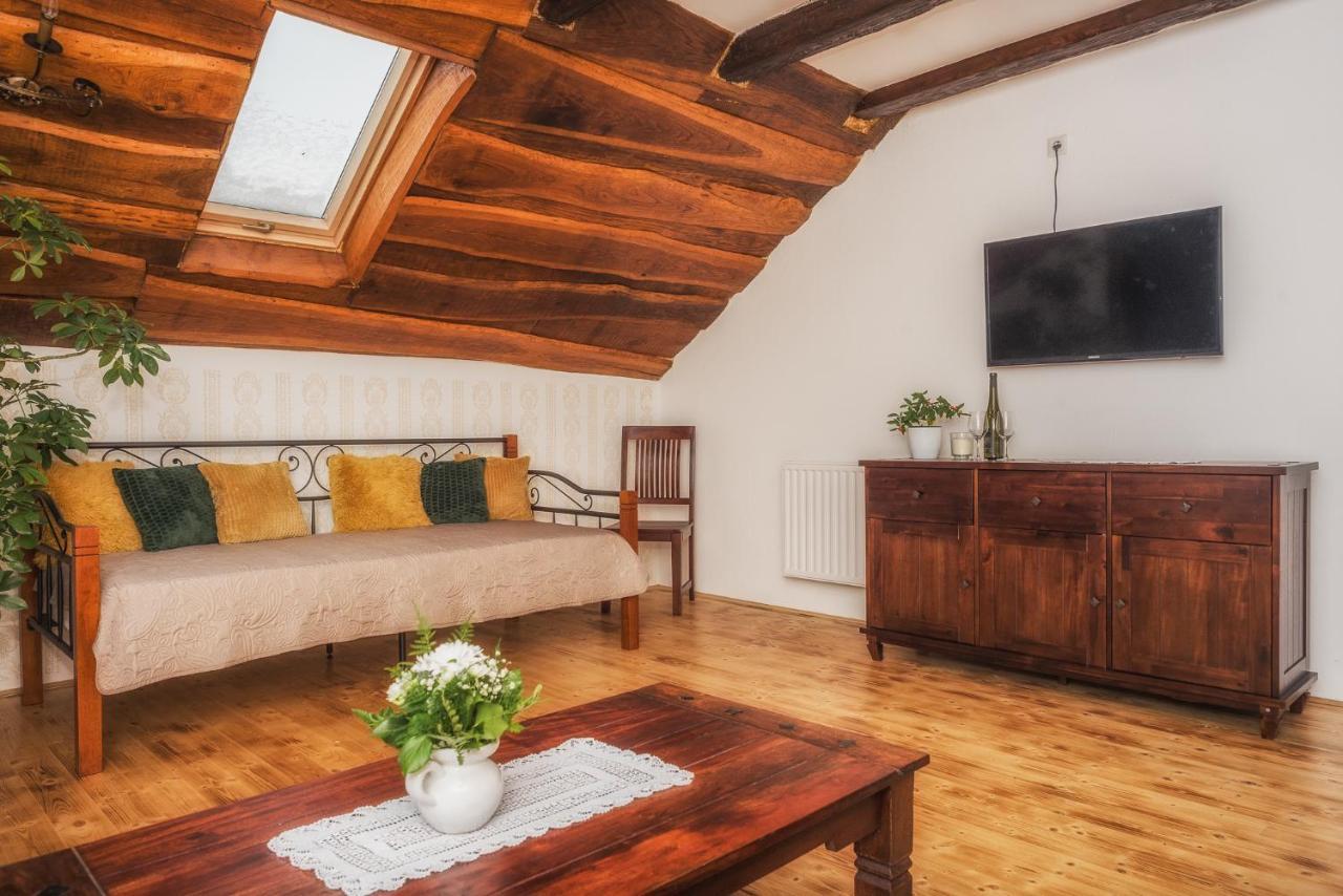 Tri Mudraca Inn Karanac Bagian luar foto