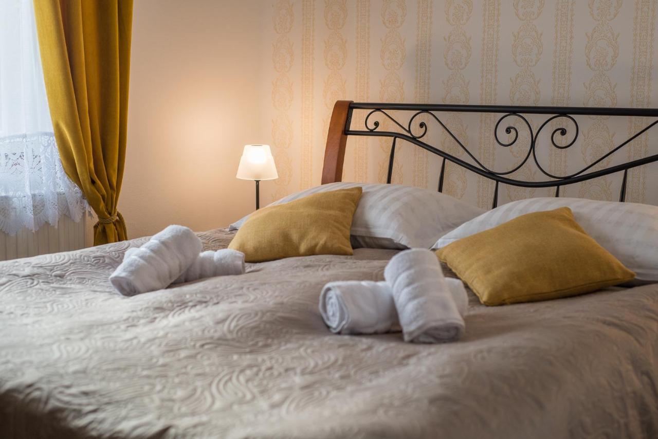 Tri Mudraca Inn Karanac Bagian luar foto