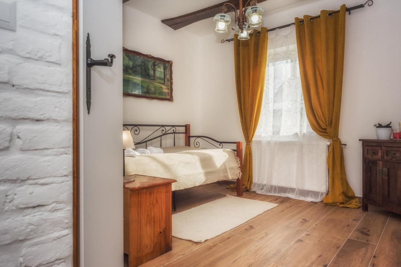 Tri Mudraca Inn Karanac Bagian luar foto