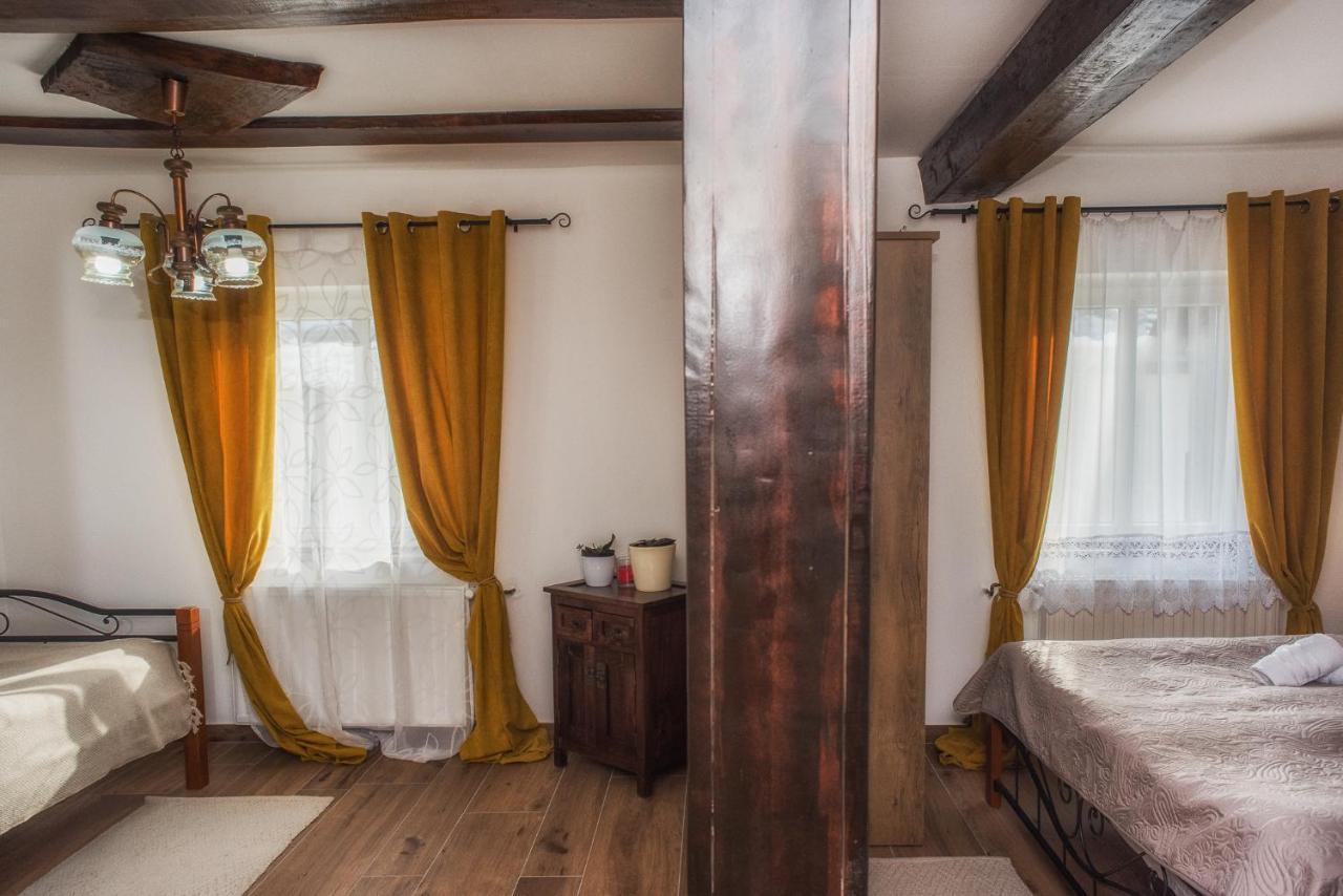 Tri Mudraca Inn Karanac Ruang foto